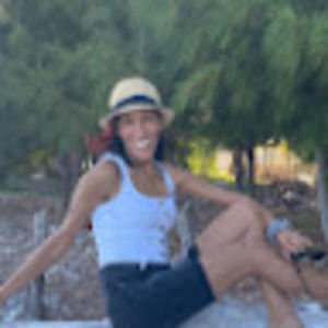 Meet your Posher, Nieves